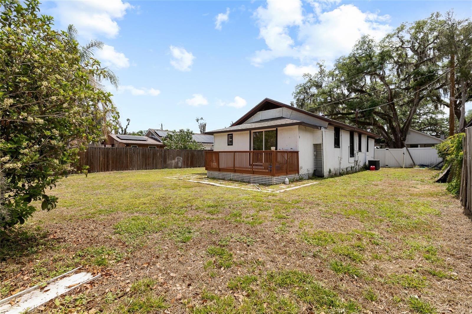 DEVANE & LOWRY SUB O - Residential