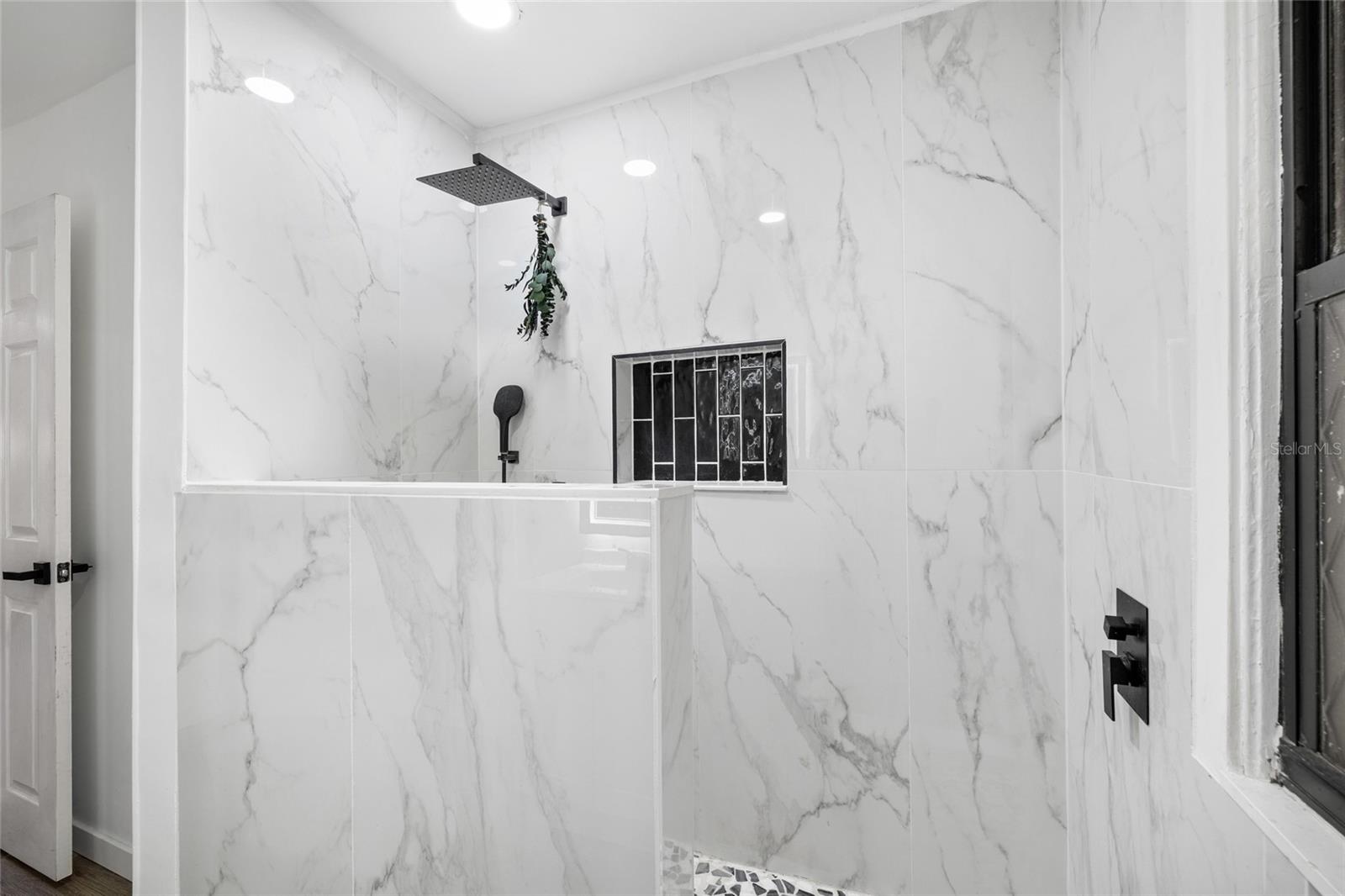 DEVANE & LOWRY SUB O - Residential