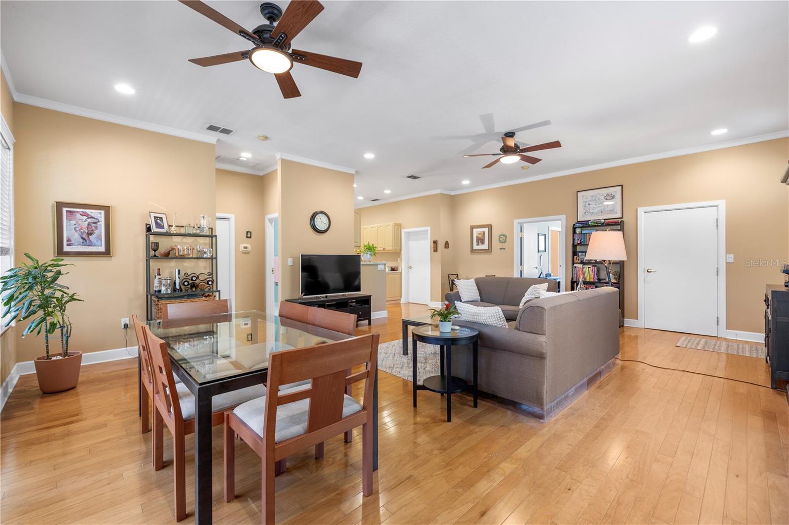 CITRUS FALLS COMMONS VILLAS - Residential