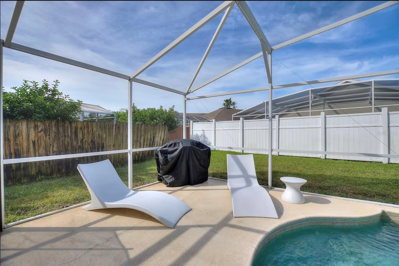 HAMPTON LAKES, HAMPTON ESTATES - Residential