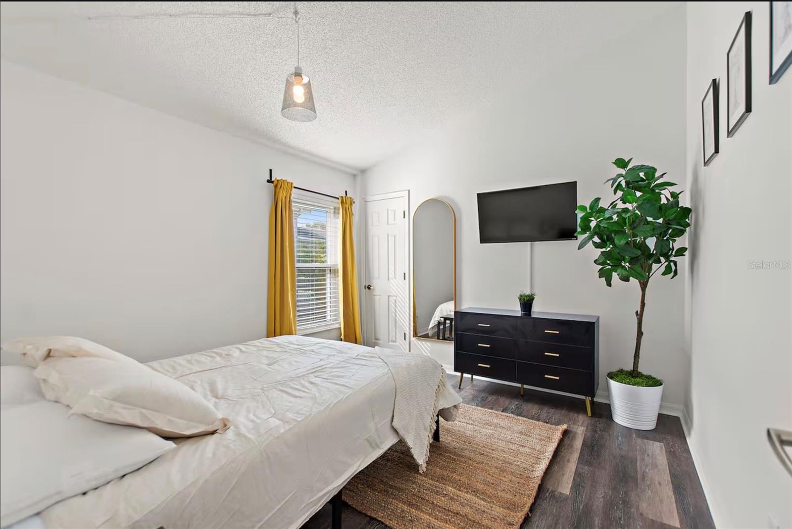 HAMPTON LAKES, HAMPTON ESTATES - Residential