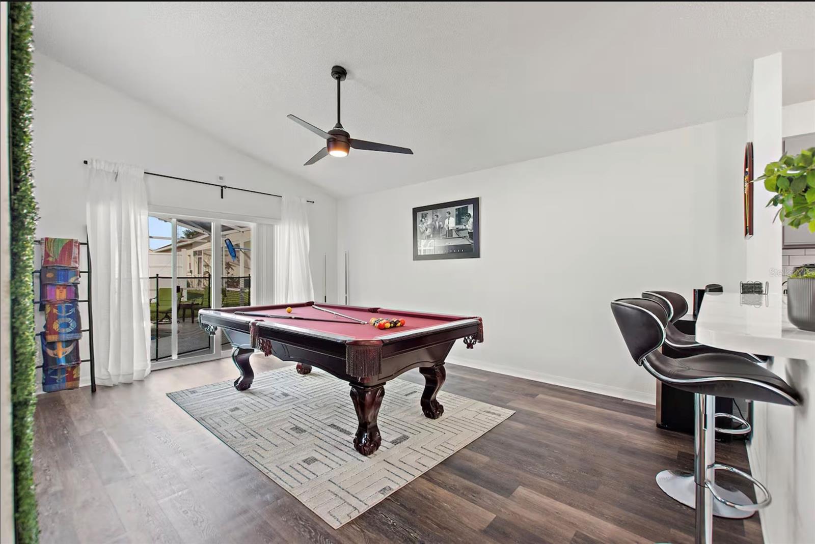 HAMPTON LAKES, HAMPTON ESTATES - Residential