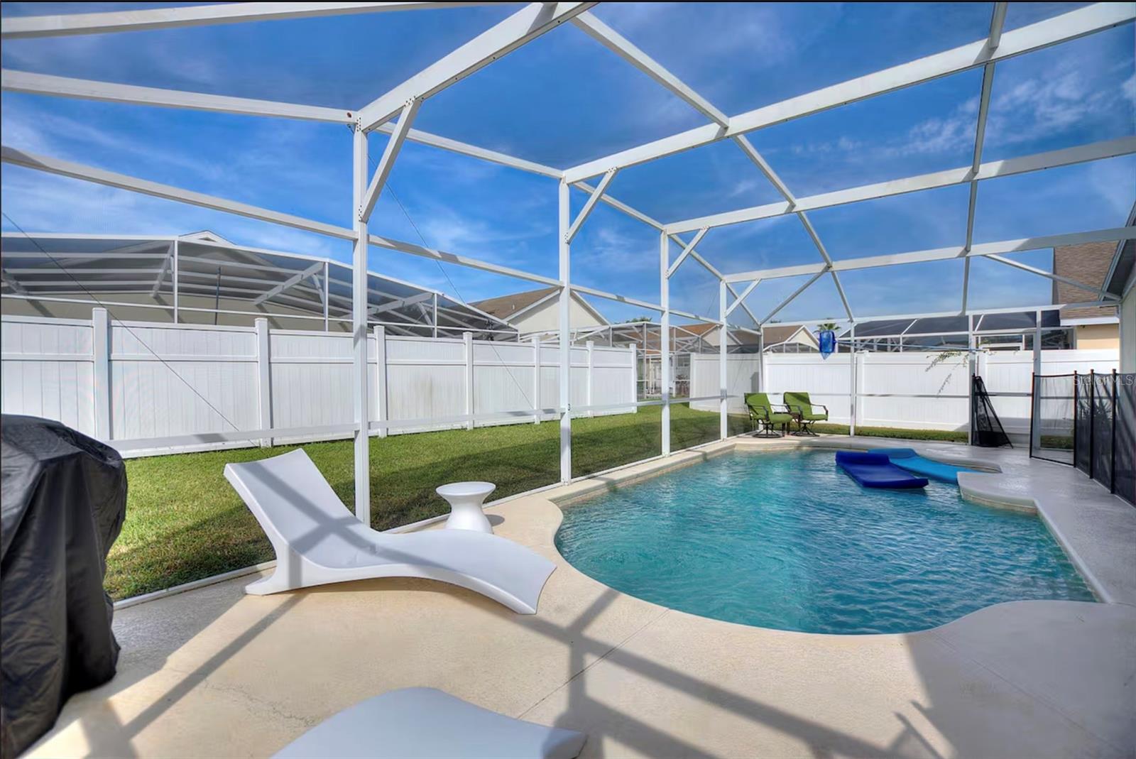 HAMPTON LAKES, HAMPTON ESTATES - Residential