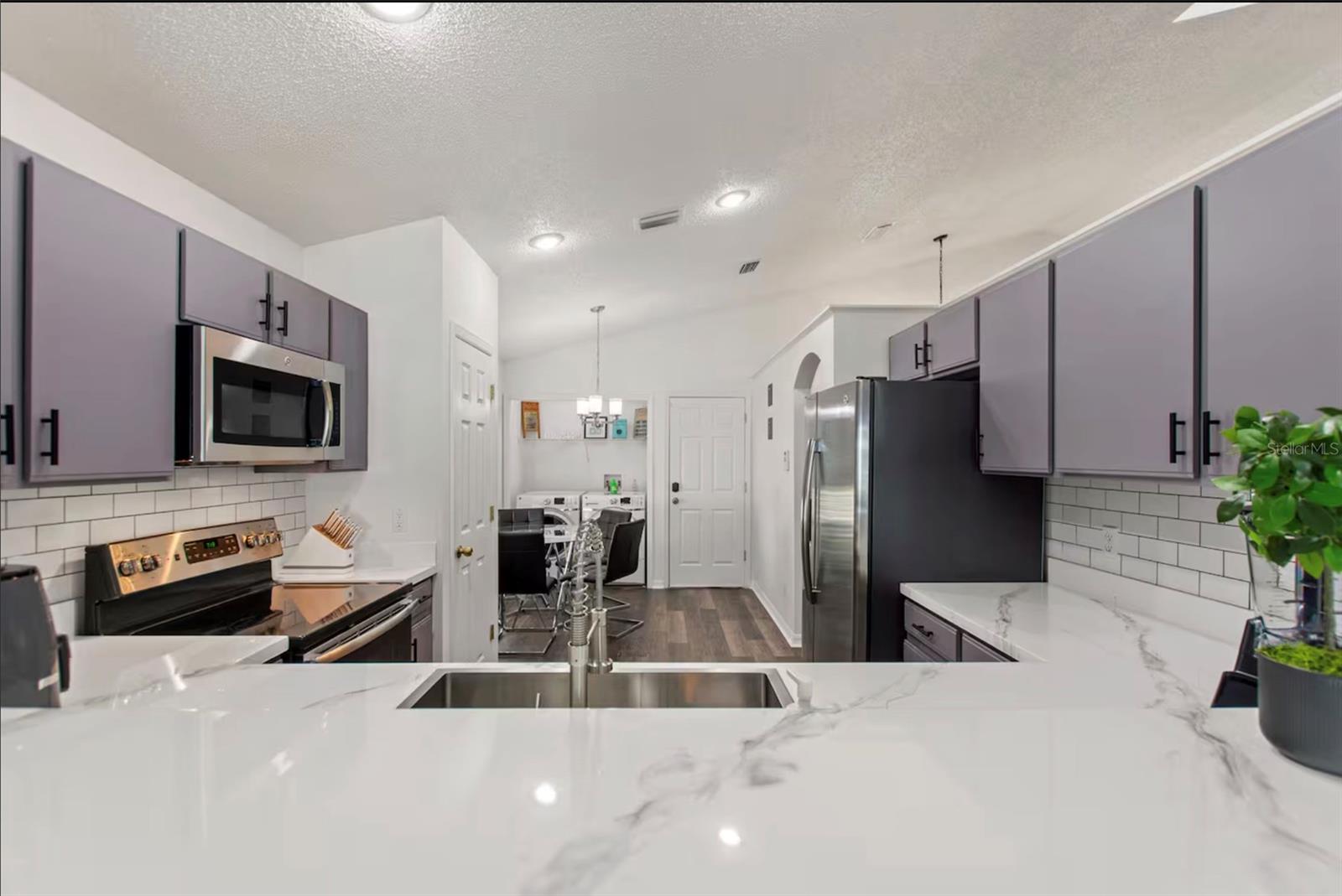 HAMPTON LAKES, HAMPTON ESTATES - Residential