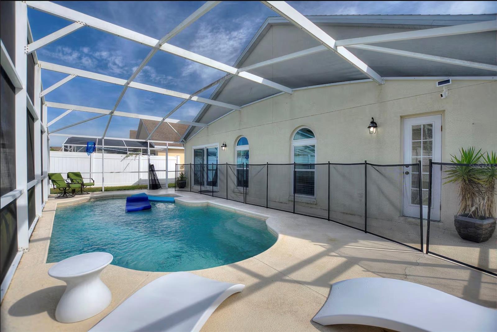 HAMPTON LAKES, HAMPTON ESTATES - Residential