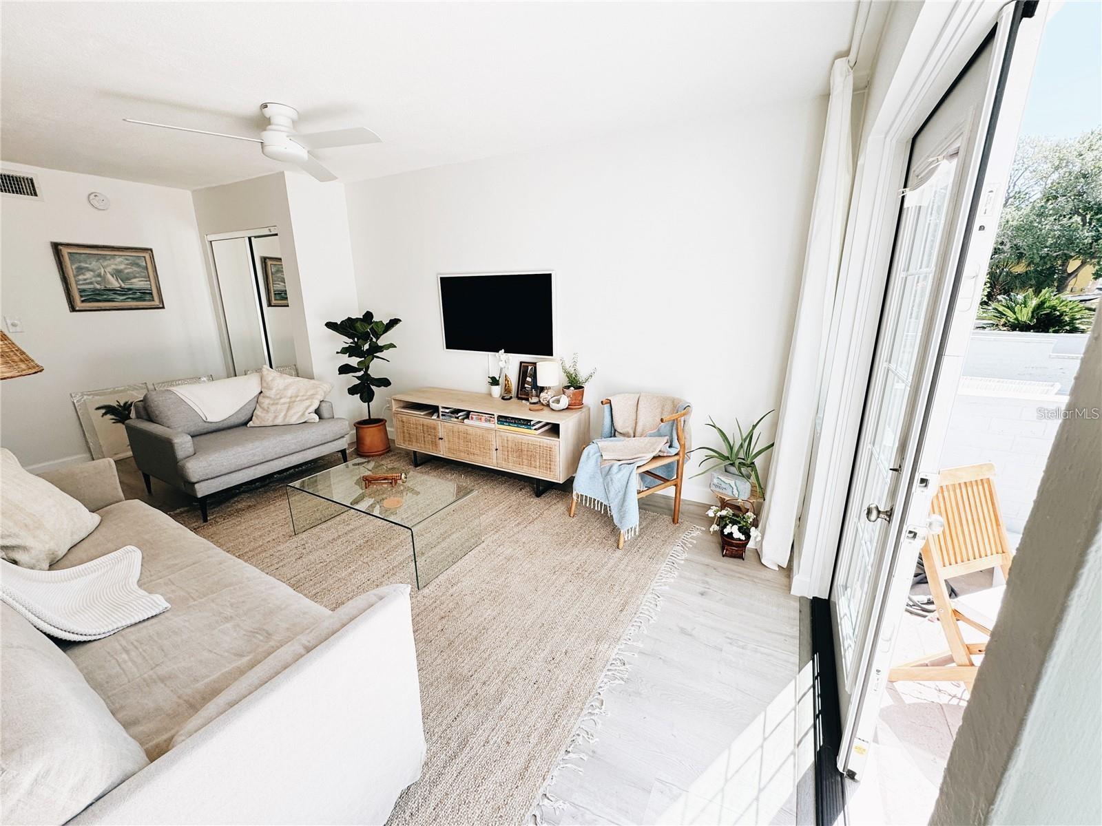 DUNEDIN CSWY CENTER - Residential Lease