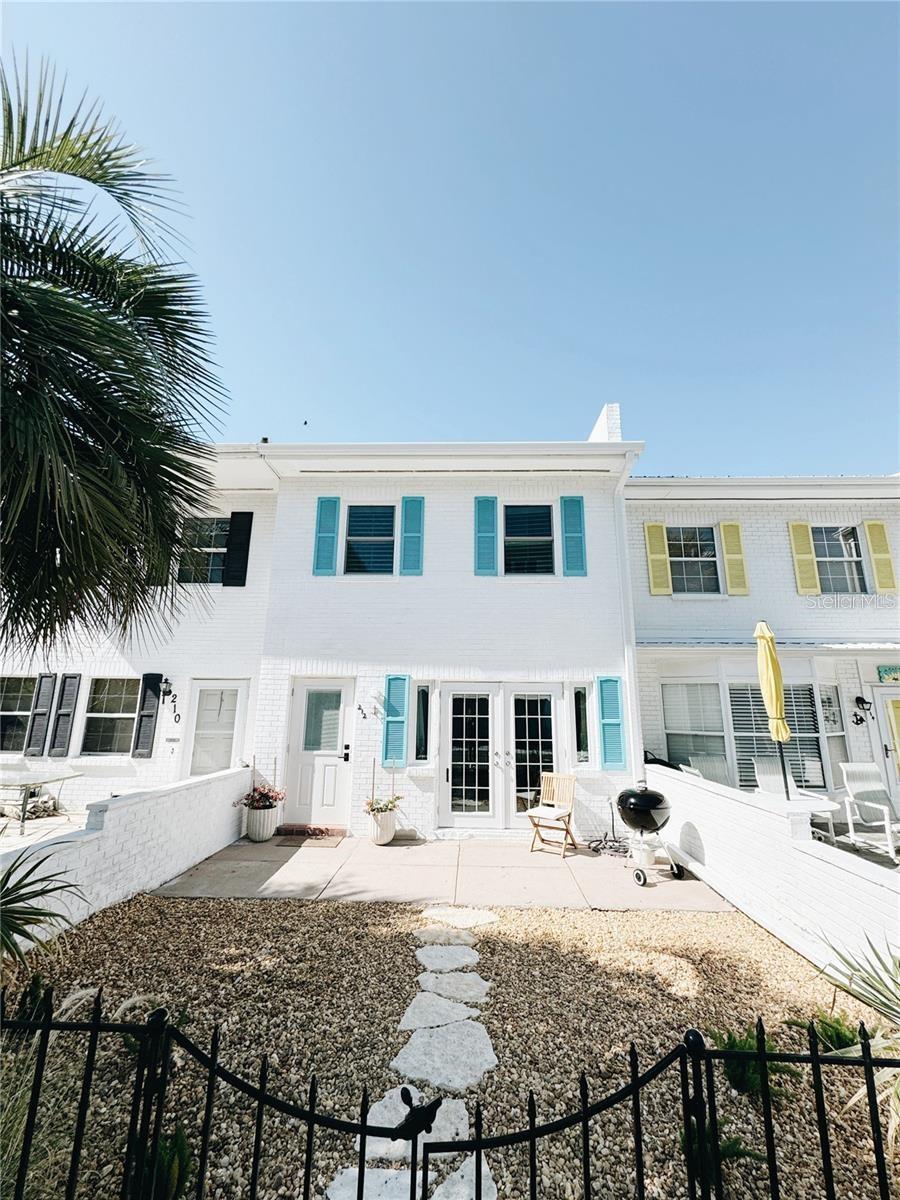 DUNEDIN CSWY CENTER - Residential Lease