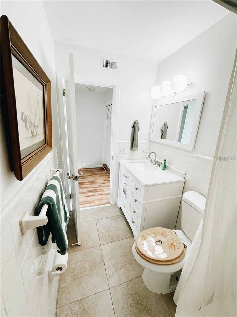 DUNEDIN CSWY CENTER - Residential Lease