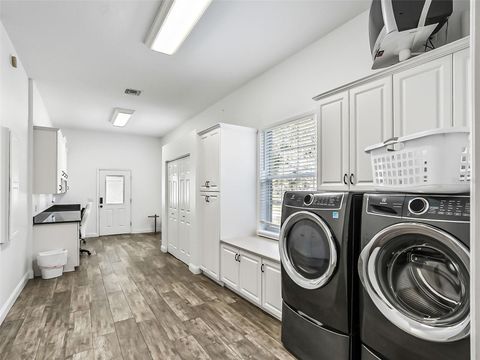 Tiny photo for 880 NW 70th Terrace, Ocala, FL 34482 (MLS # OM715958)