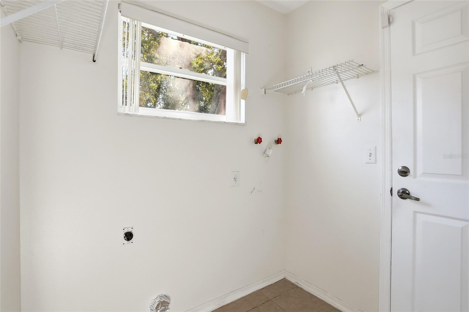 LAKE DAVENPORT ESTATES - Residential