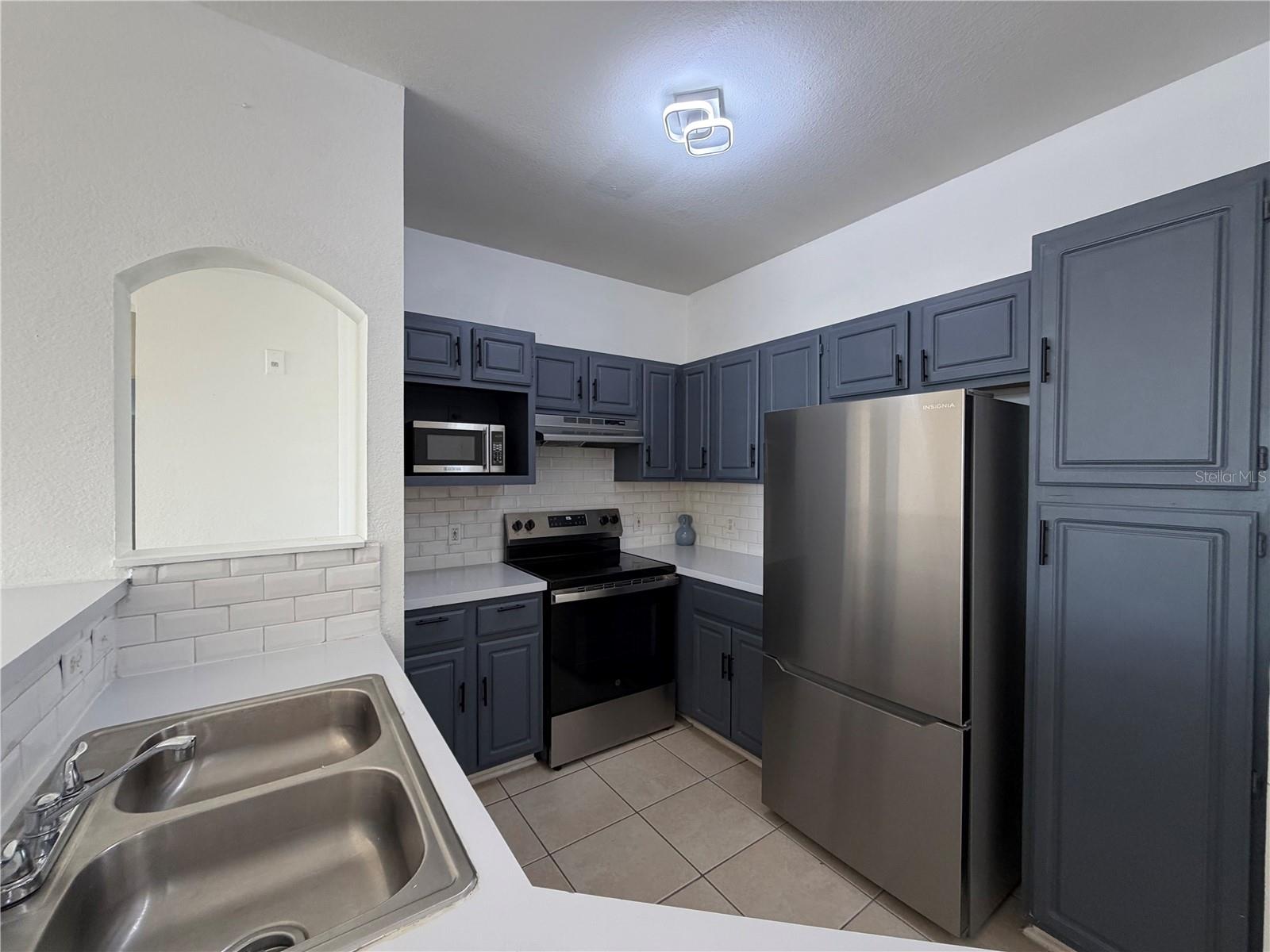 3315 PARKCHESTER SQUARE BOULEVARD 301
