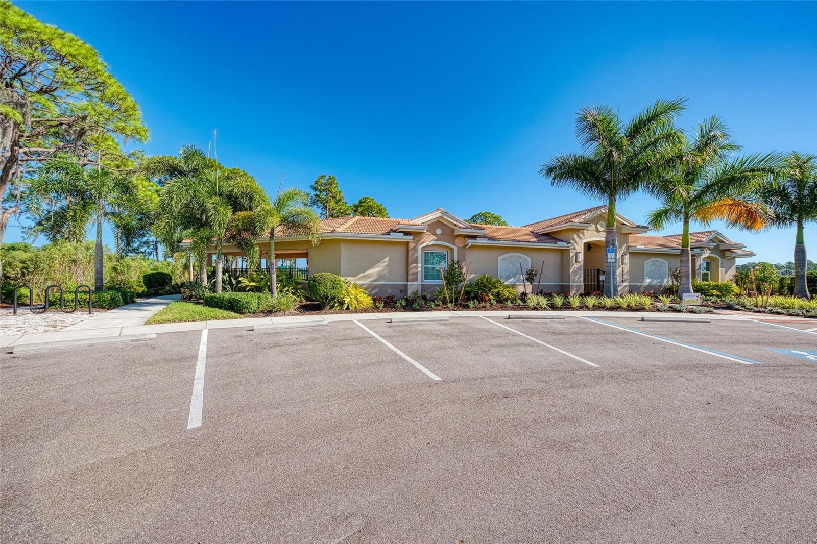 CARIBBEAN VILLAGE - Residential