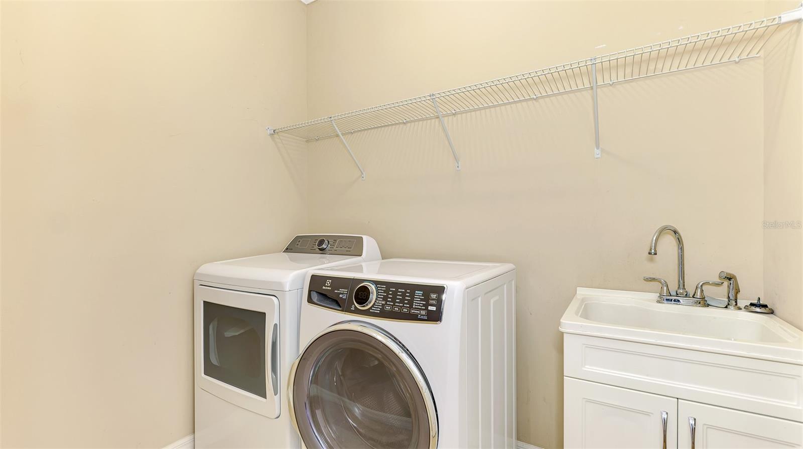 CARIBBEAN VILLAGE - Residential