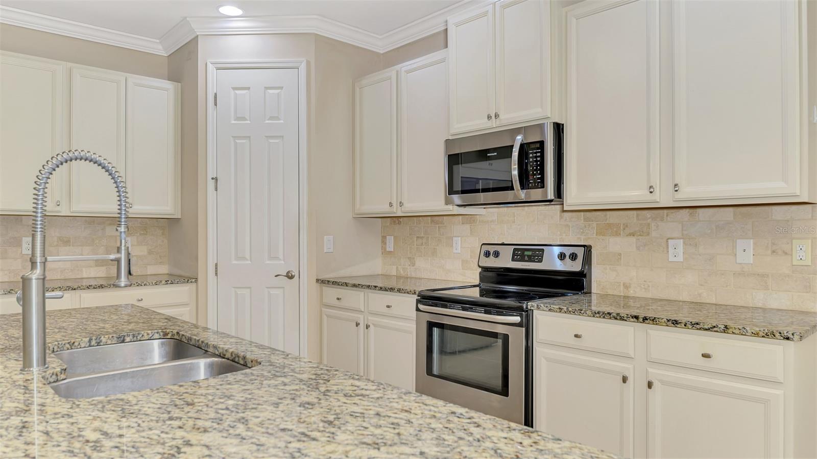 CARIBBEAN VILLAGE - Residential