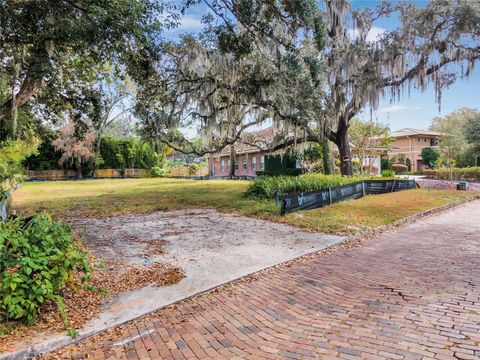 A home in WINTER PARK