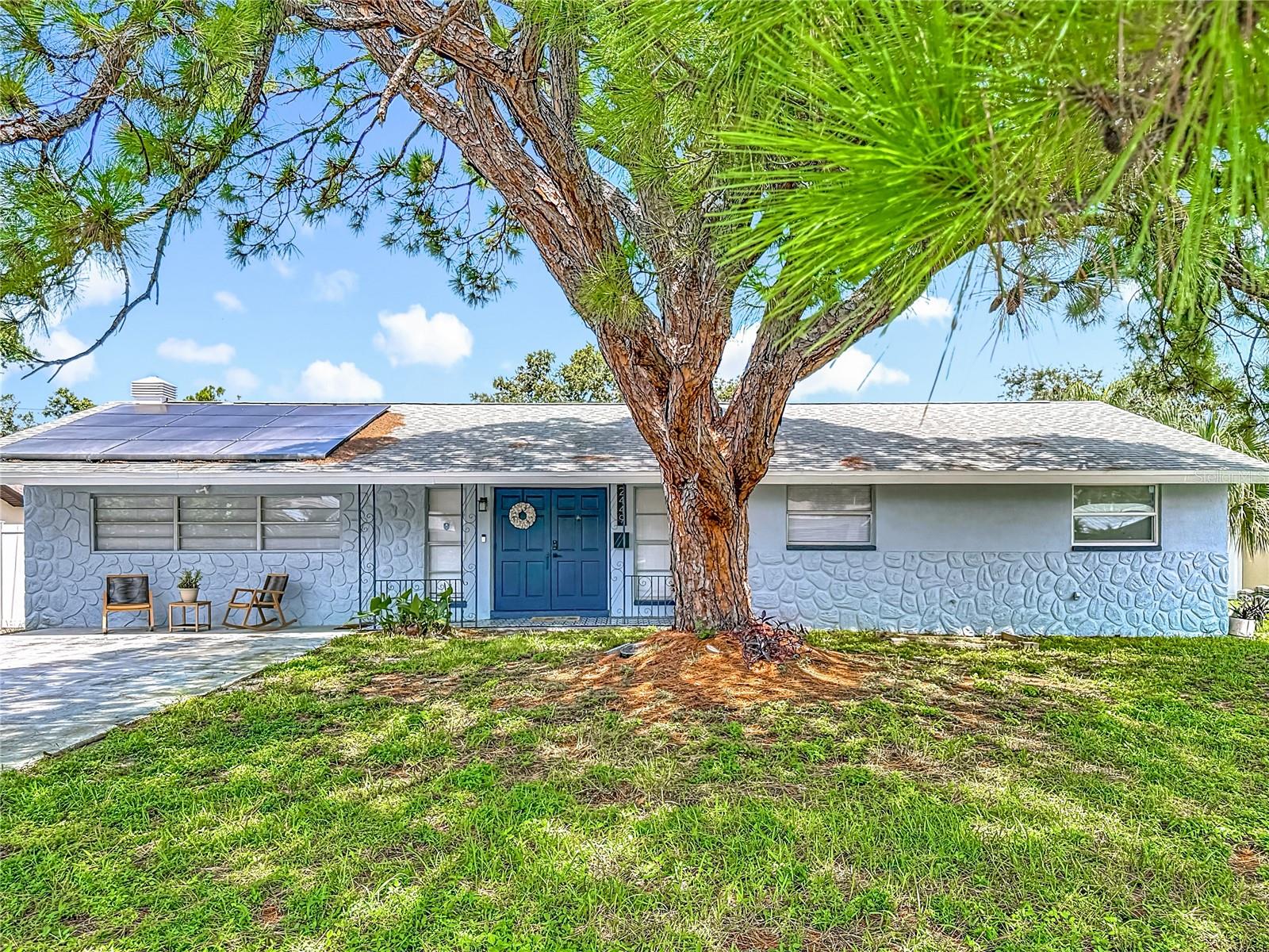 Fully furnished and turnkey, available from 1 month to 12 months with different lease rates. This spacious ranch home is centrally-located and only 15 minutes to downtown St. Pete and 10 minutes to St. Pete Beach. It is located in a quiet, peaceful residential neighborbood and 5 minutes away from Pinellas Point Park. There are queen beds in each of the 3 bedrooms and also air mattresses if needed. It has been updated recently so many of the appliances and fixtures are less than 2 years old. It has a fenced in backyard and solar power providing low electric bills.
