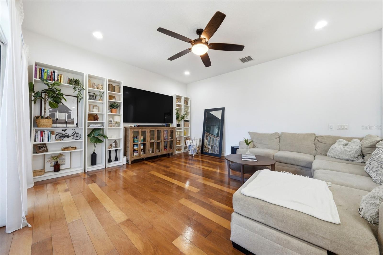 MOUNT DORA LOCH LEVEN PH 05 - Residential