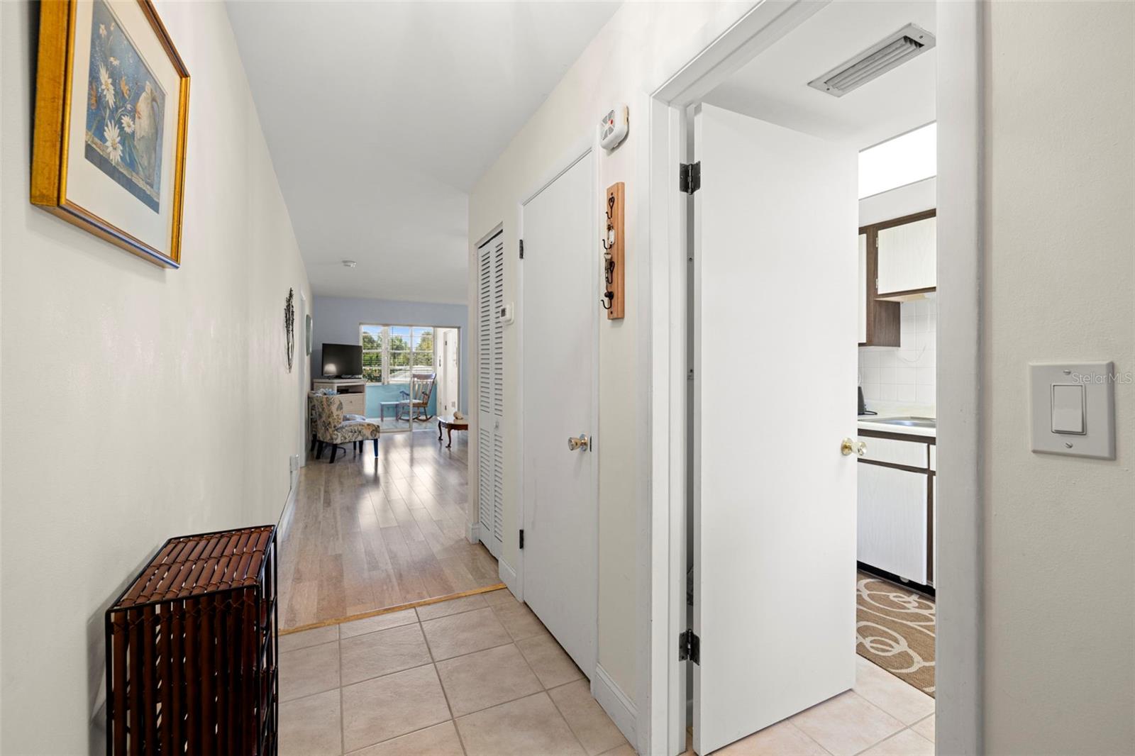 DOUGLAS ARMS - Residential