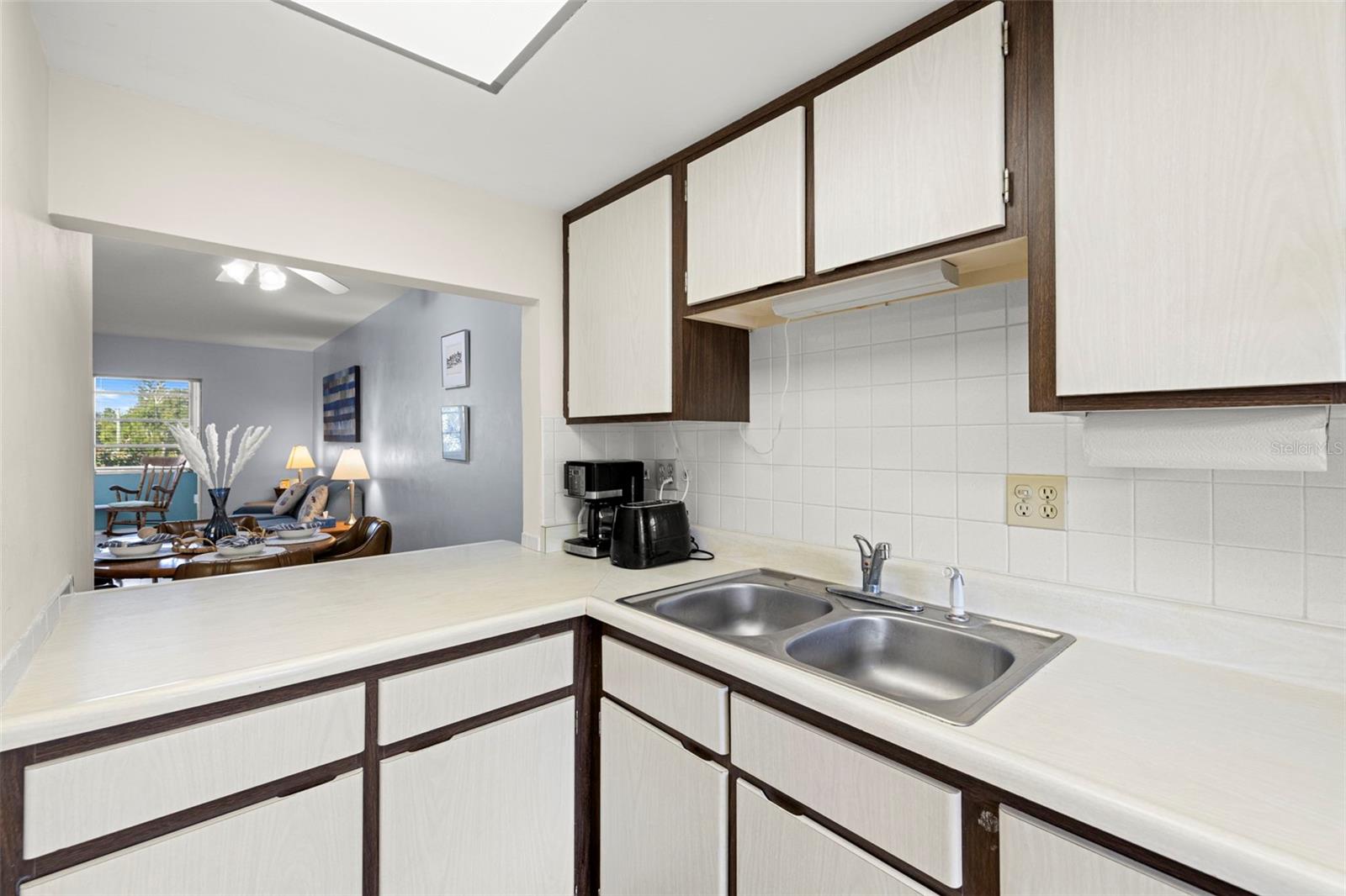 DOUGLAS ARMS - Residential