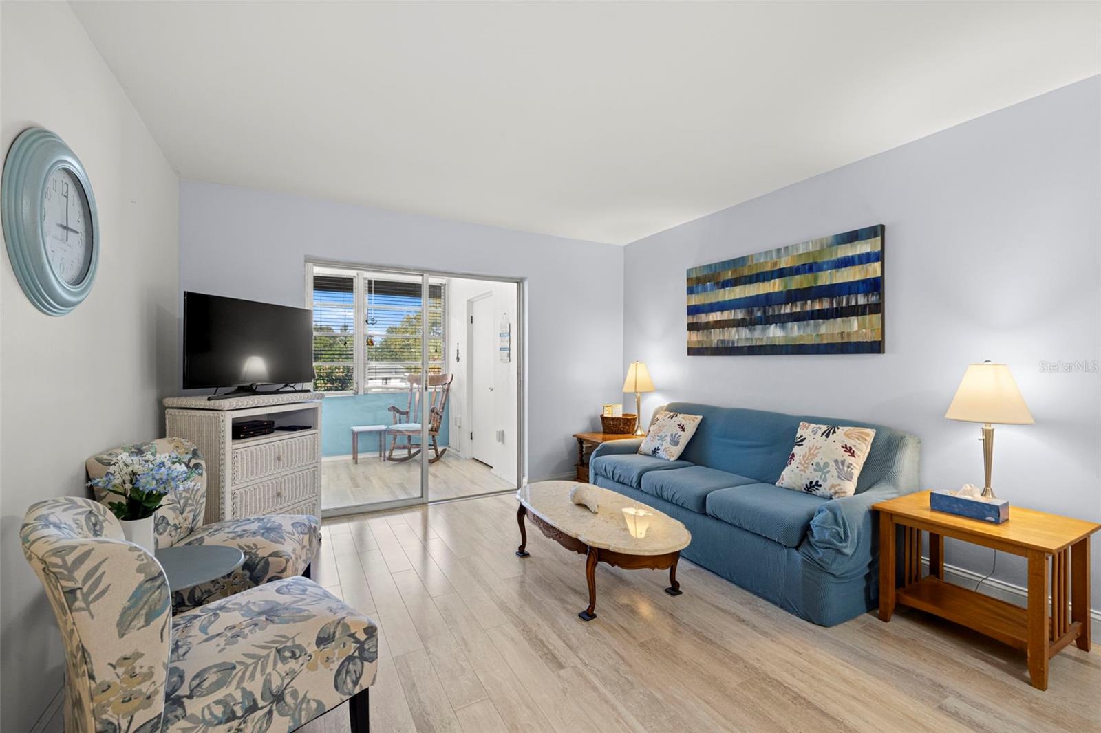 DOUGLAS ARMS - Residential