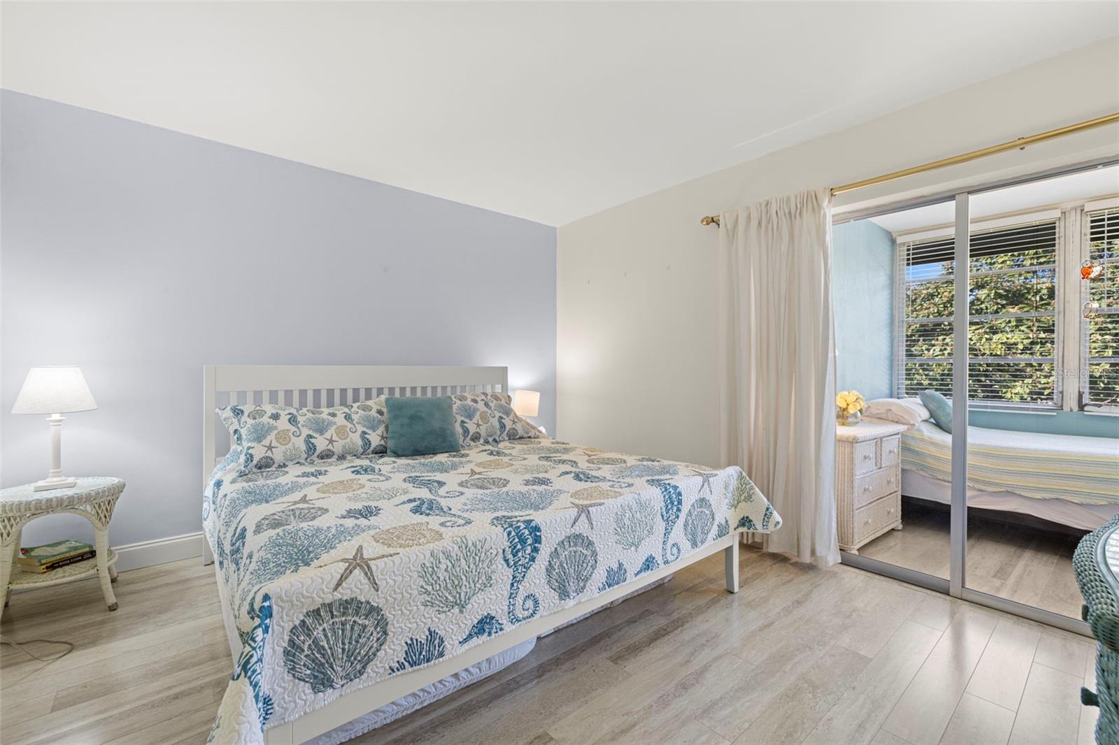 DOUGLAS ARMS - Residential