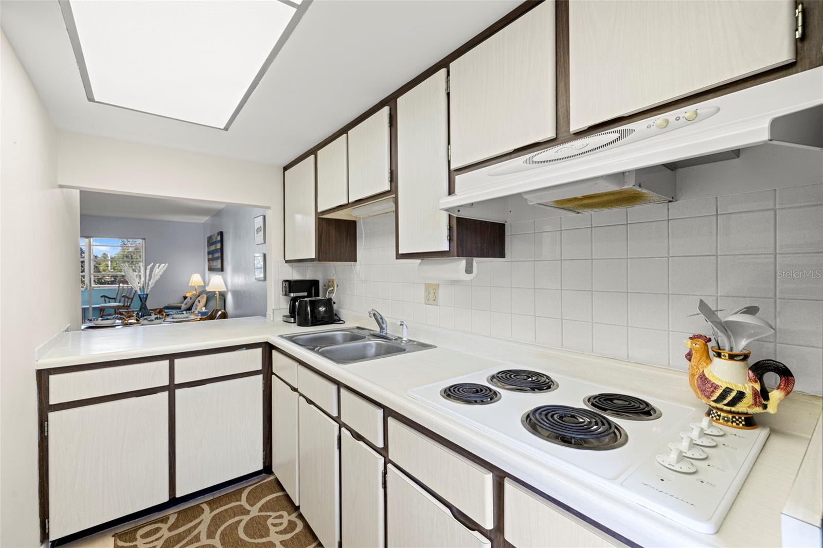 DOUGLAS ARMS - Residential