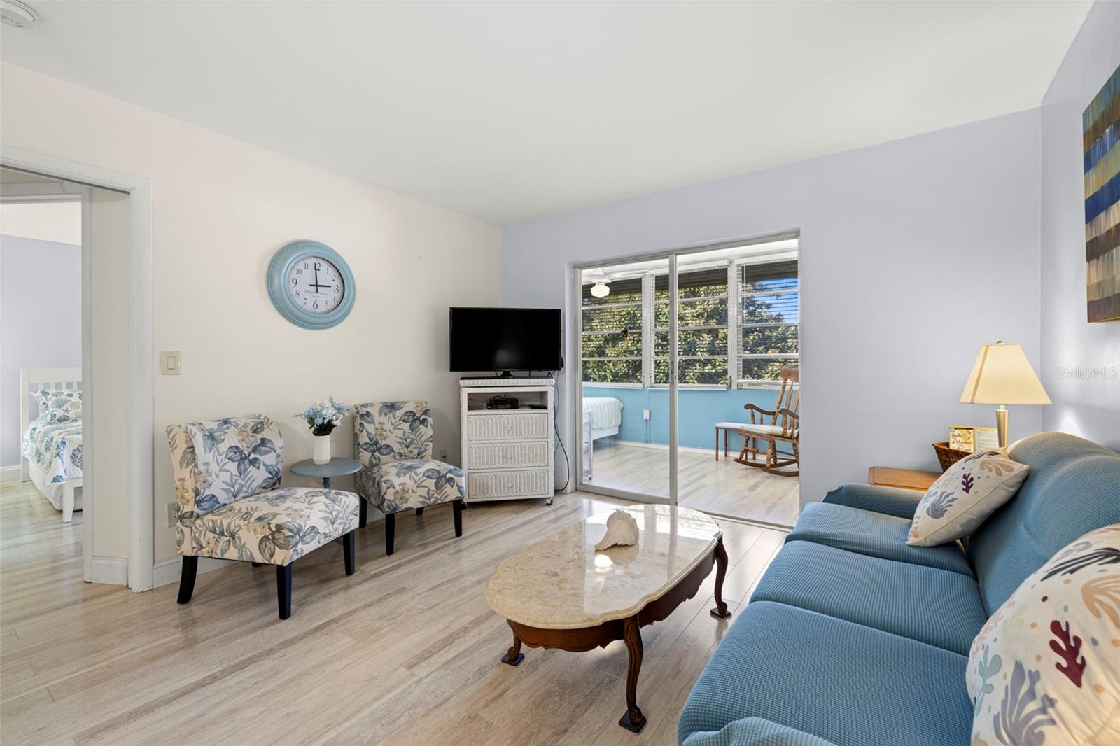 DOUGLAS ARMS - Residential