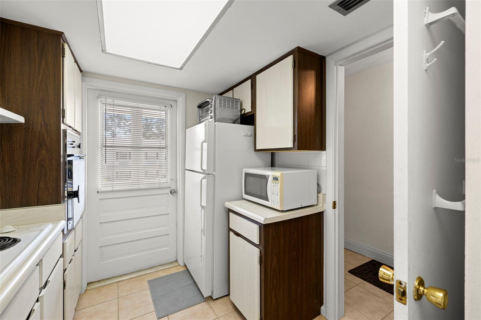 DOUGLAS ARMS - Residential