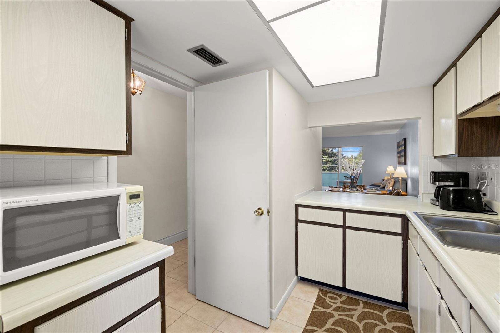 DOUGLAS ARMS - Residential