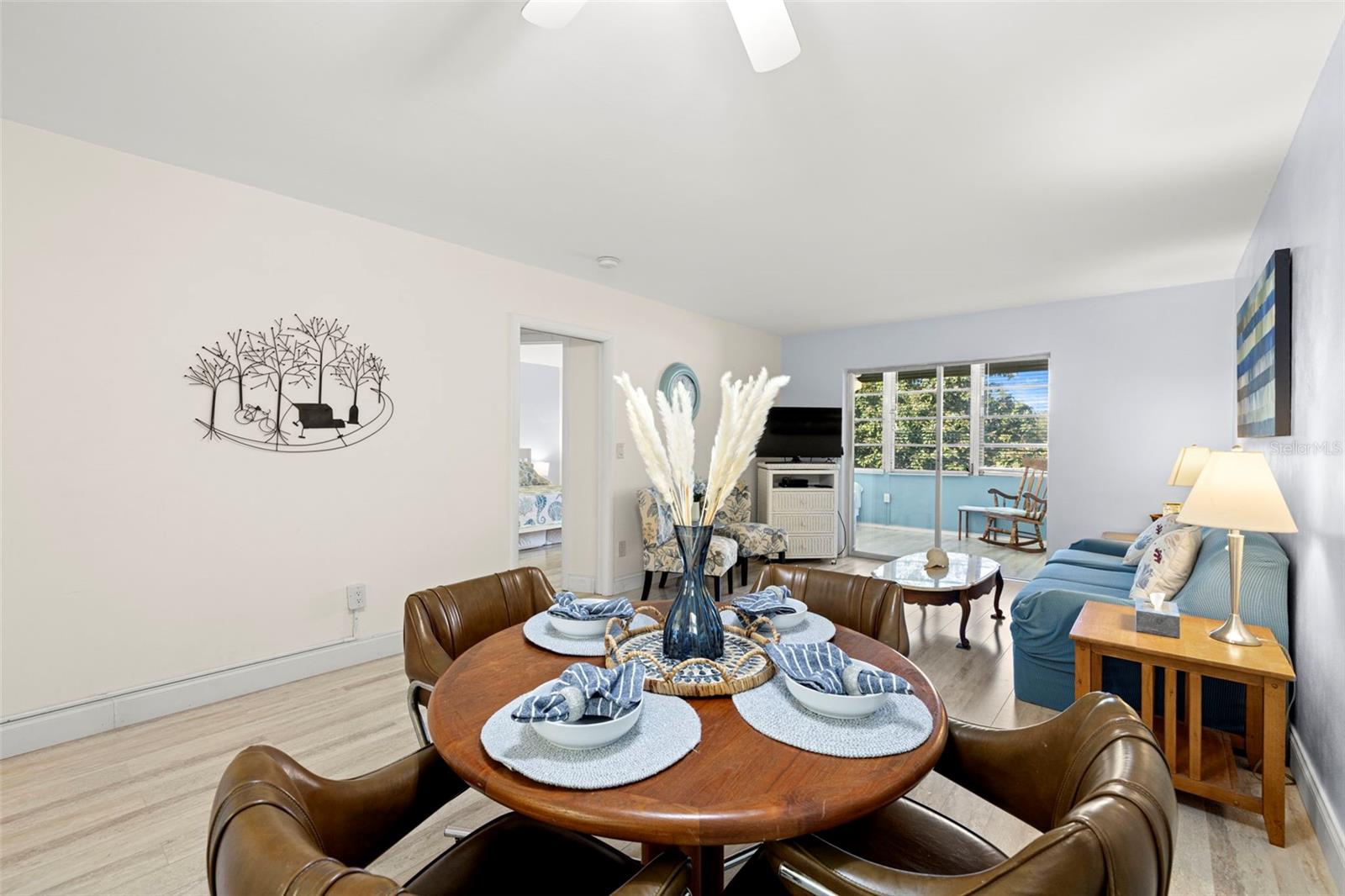 DOUGLAS ARMS - Residential