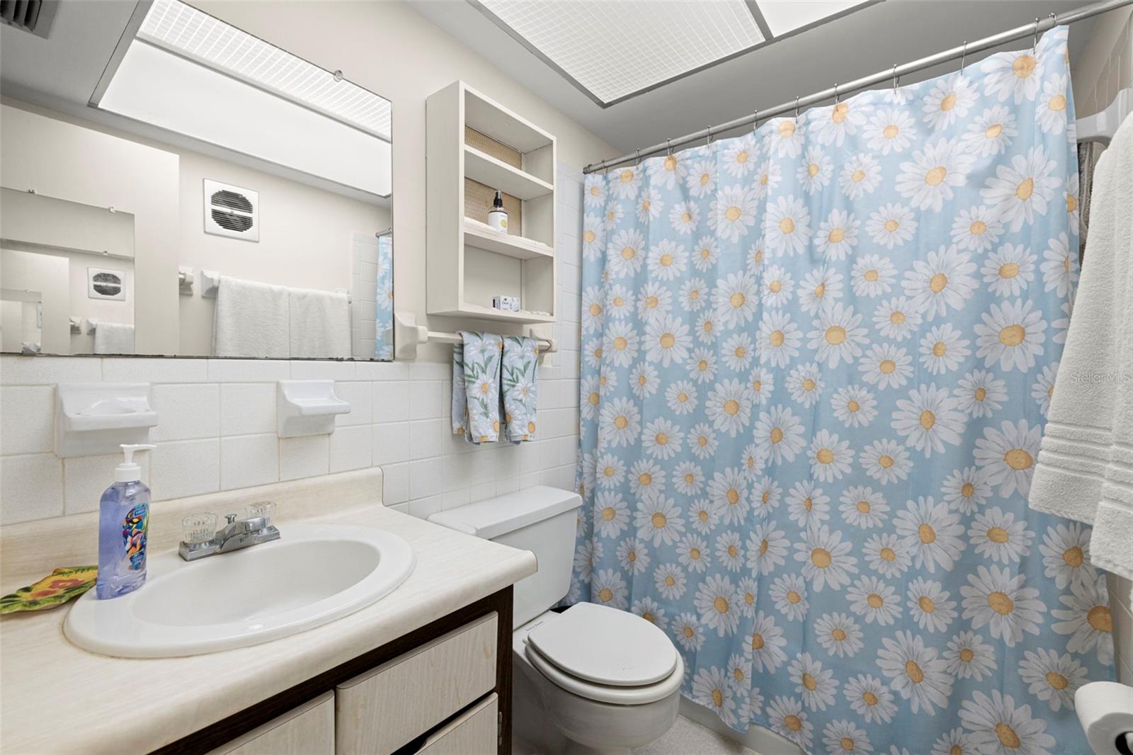 DOUGLAS ARMS - Residential