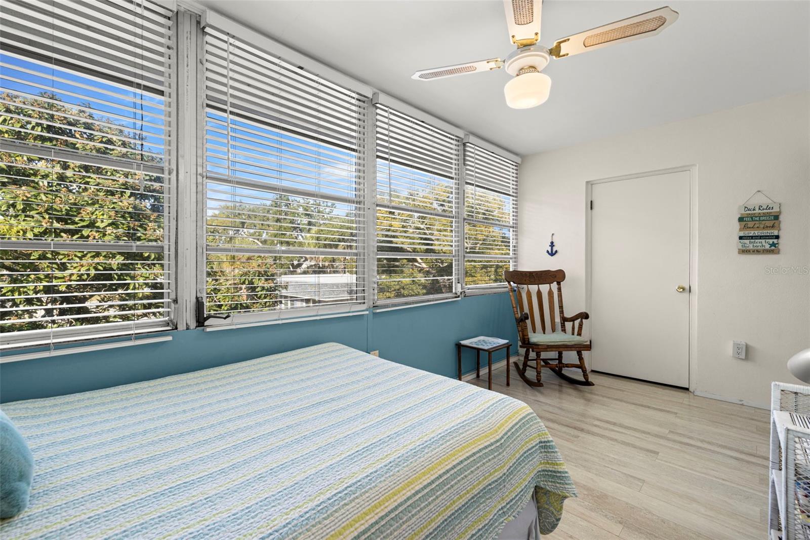 DOUGLAS ARMS - Residential