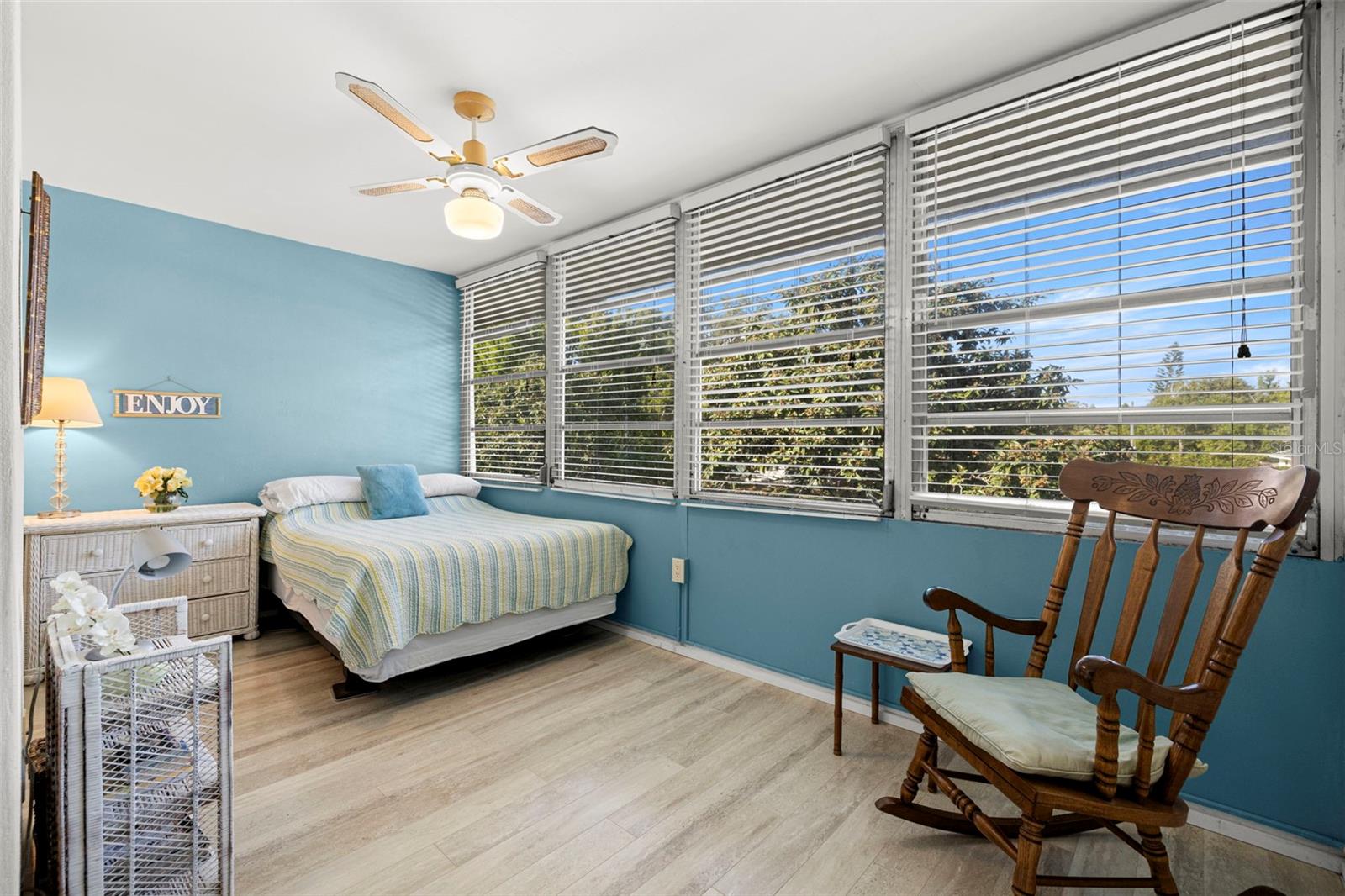 DOUGLAS ARMS - Residential