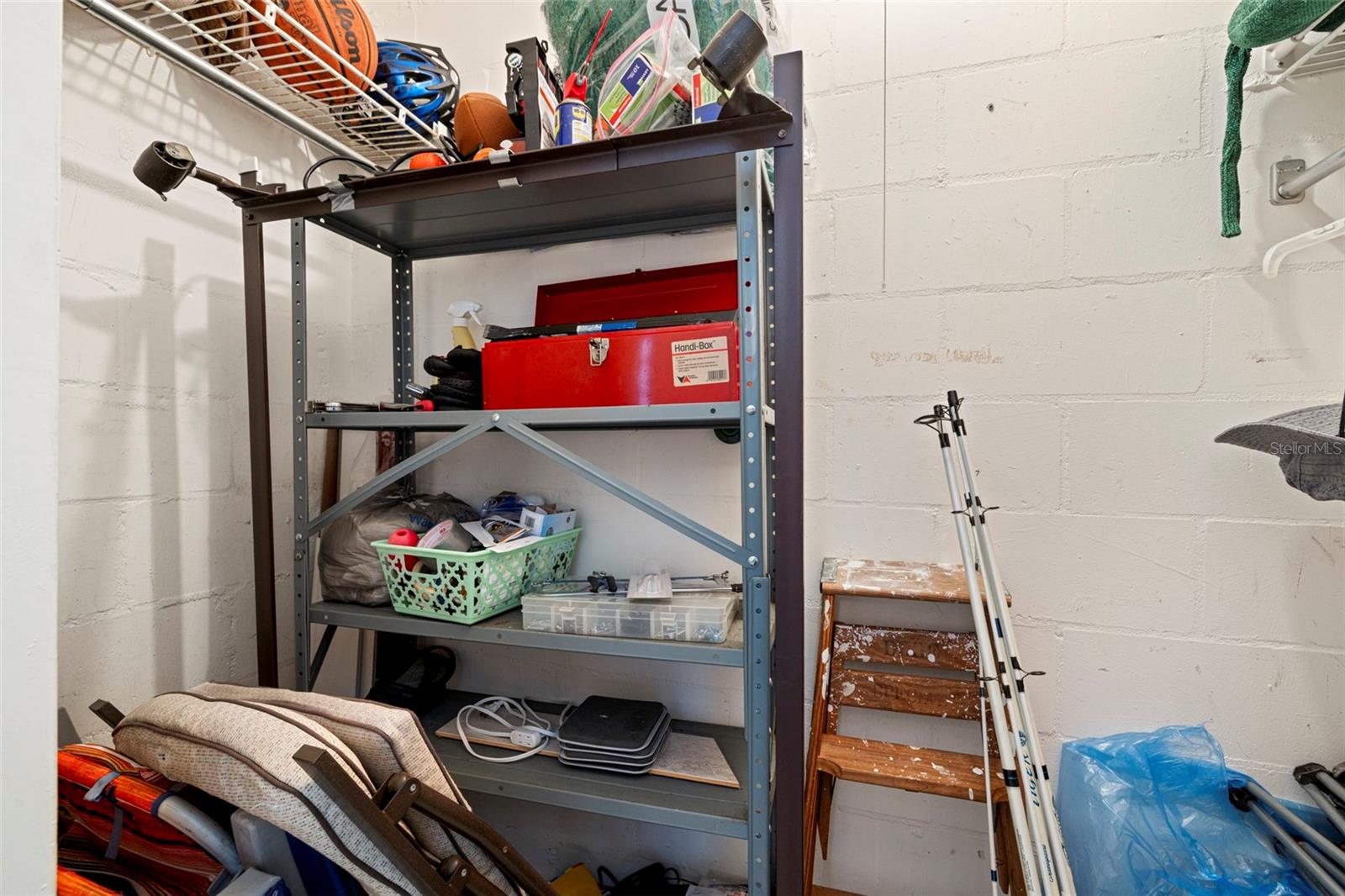 DOUGLAS ARMS - Residential