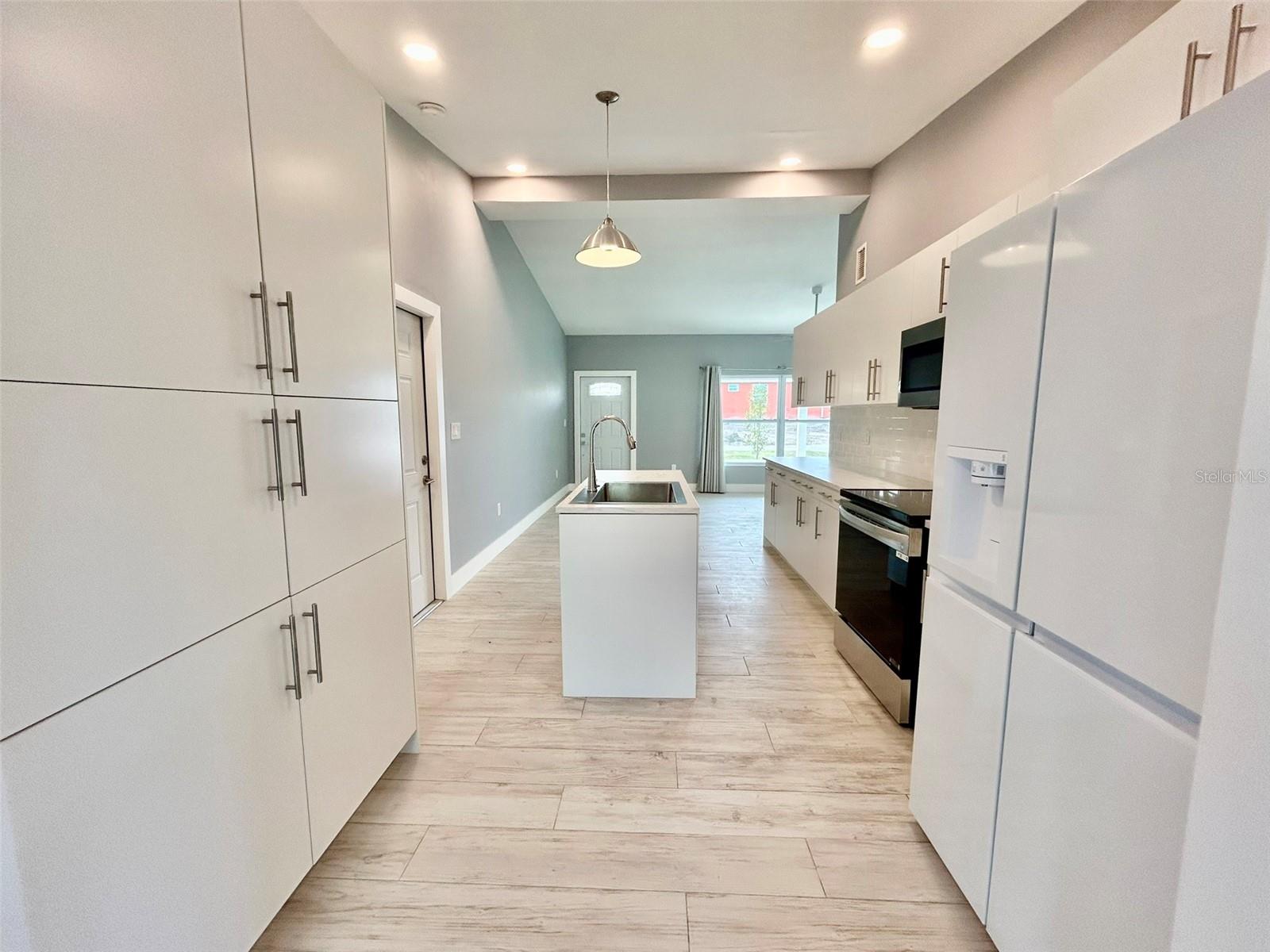 CHARLOTTE PARK - Residential Lease