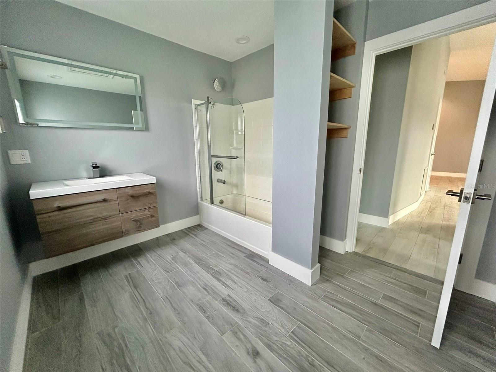 CHARLOTTE PARK - Residential Lease