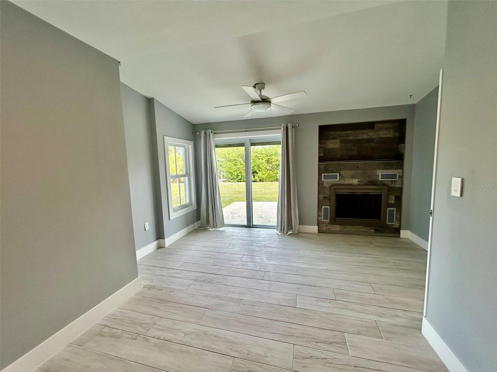 CHARLOTTE PARK - Residential Lease