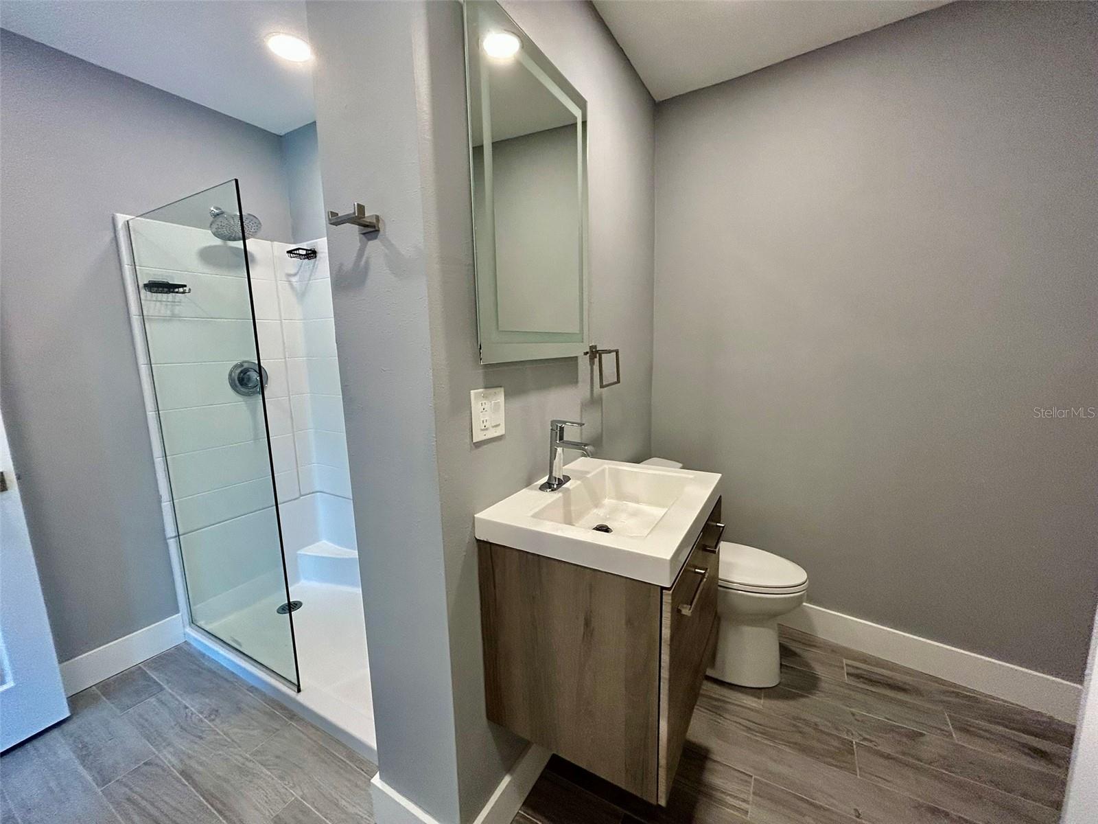 CHARLOTTE PARK - Residential Lease