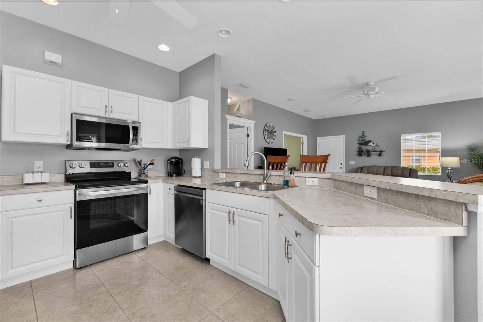 HERITAGE LAKE PARK - Residential