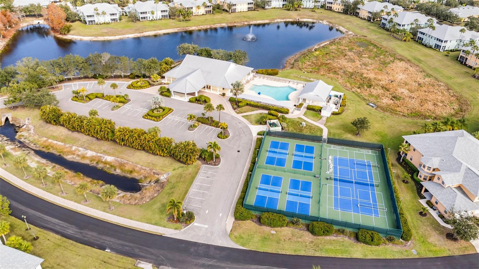 HERITAGE LAKE PARK - Residential