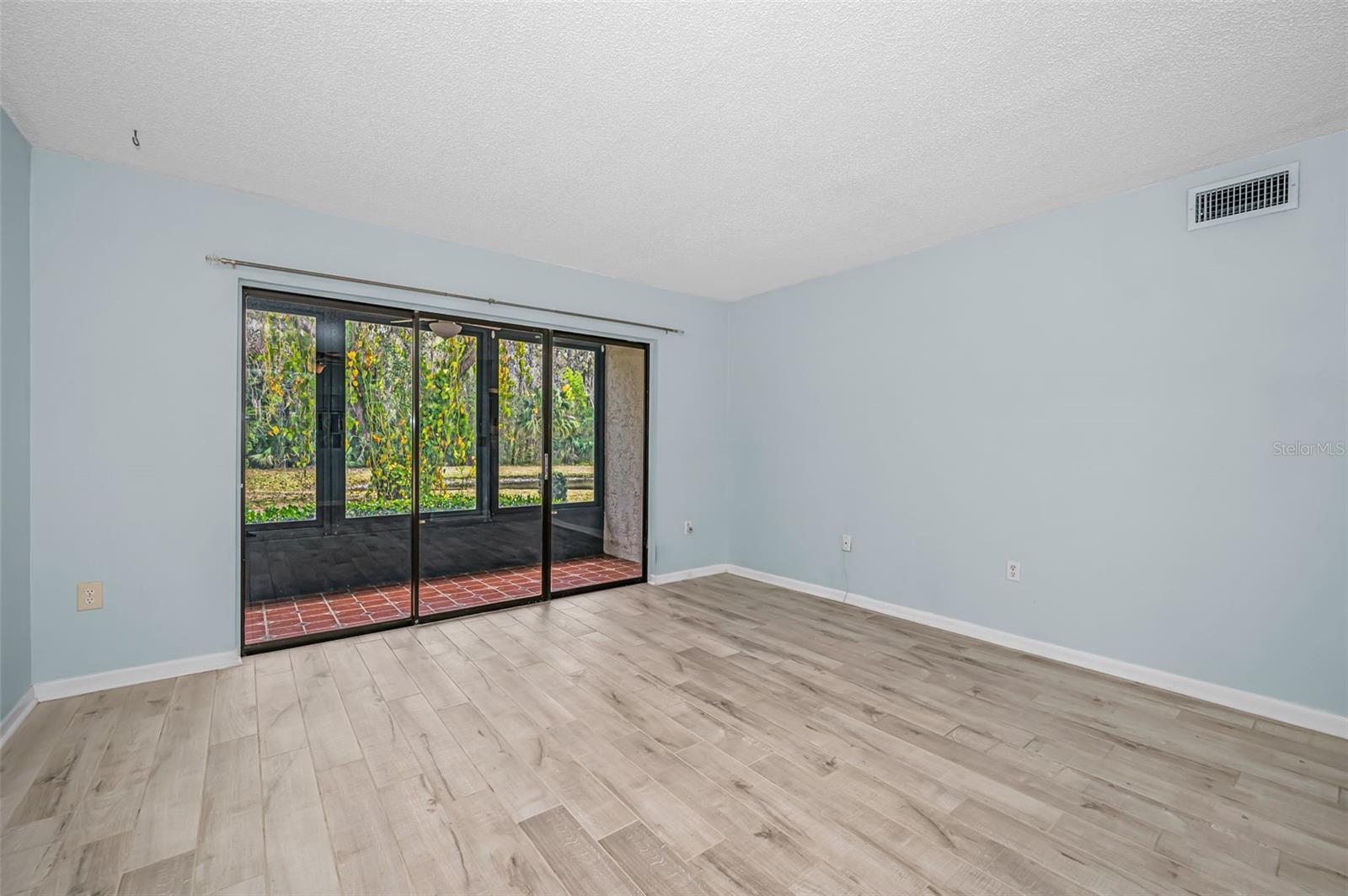 3232 LAKE PINE WAY E C1