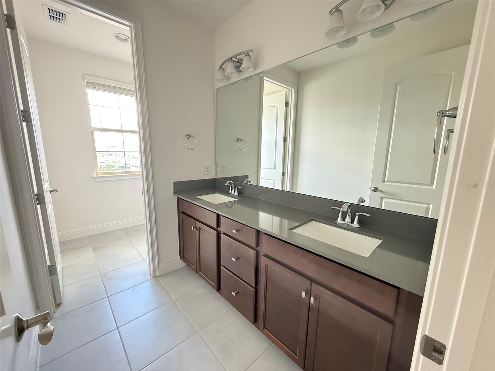 TWIN LAKES PH 8 - Residential Lease