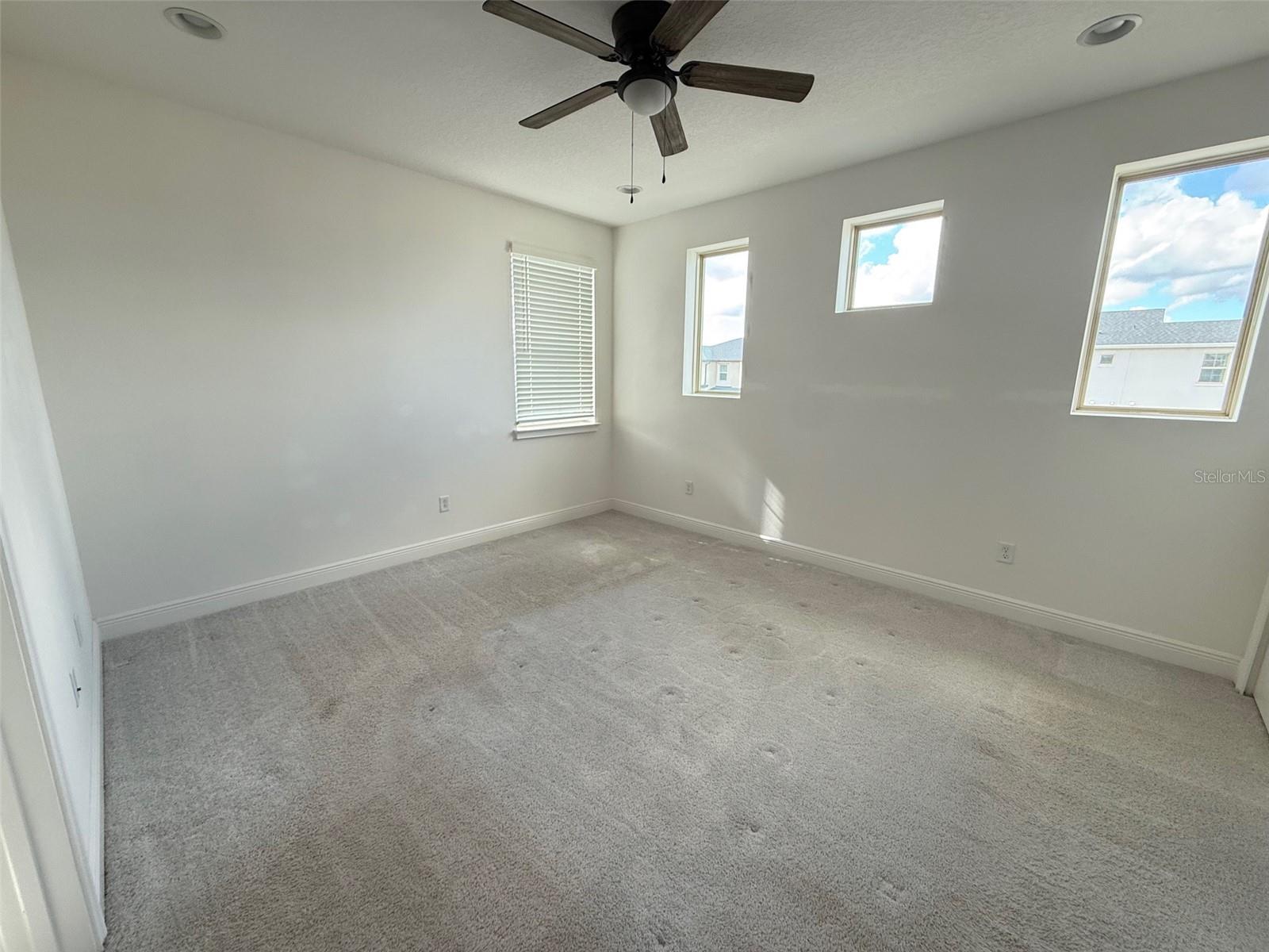 TWIN LAKES PH 8 - Residential Lease