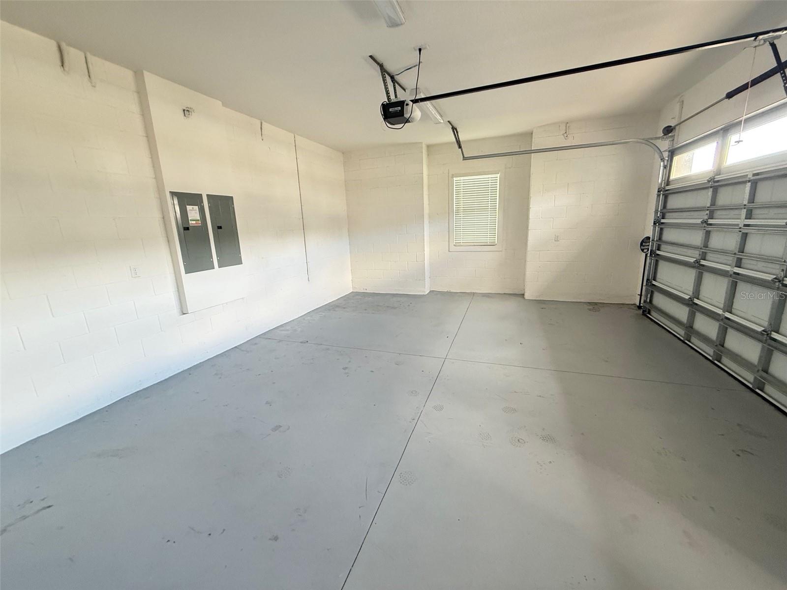 TWIN LAKES PH 8 - Residential Lease