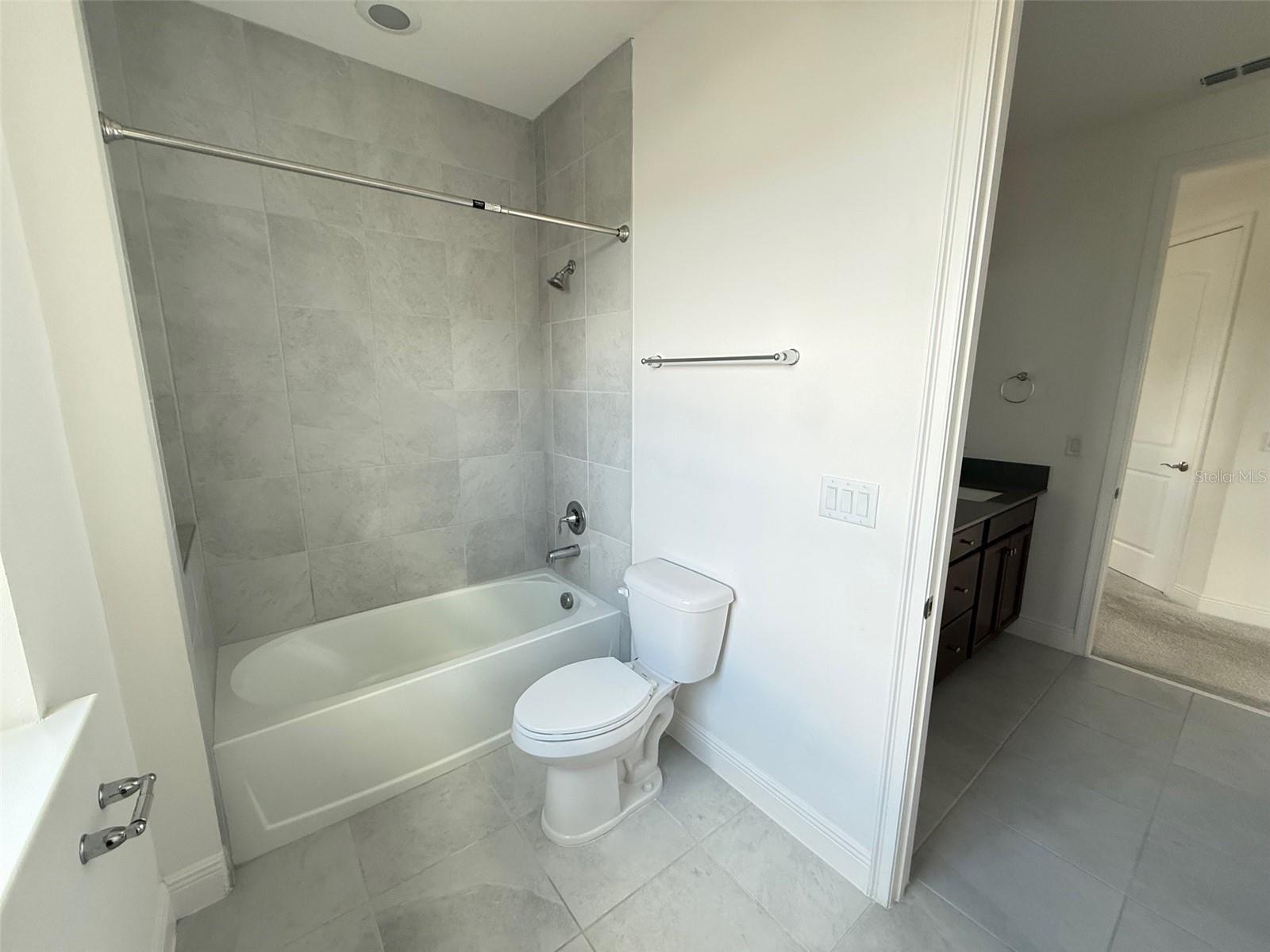 TWIN LAKES PH 8 - Residential Lease