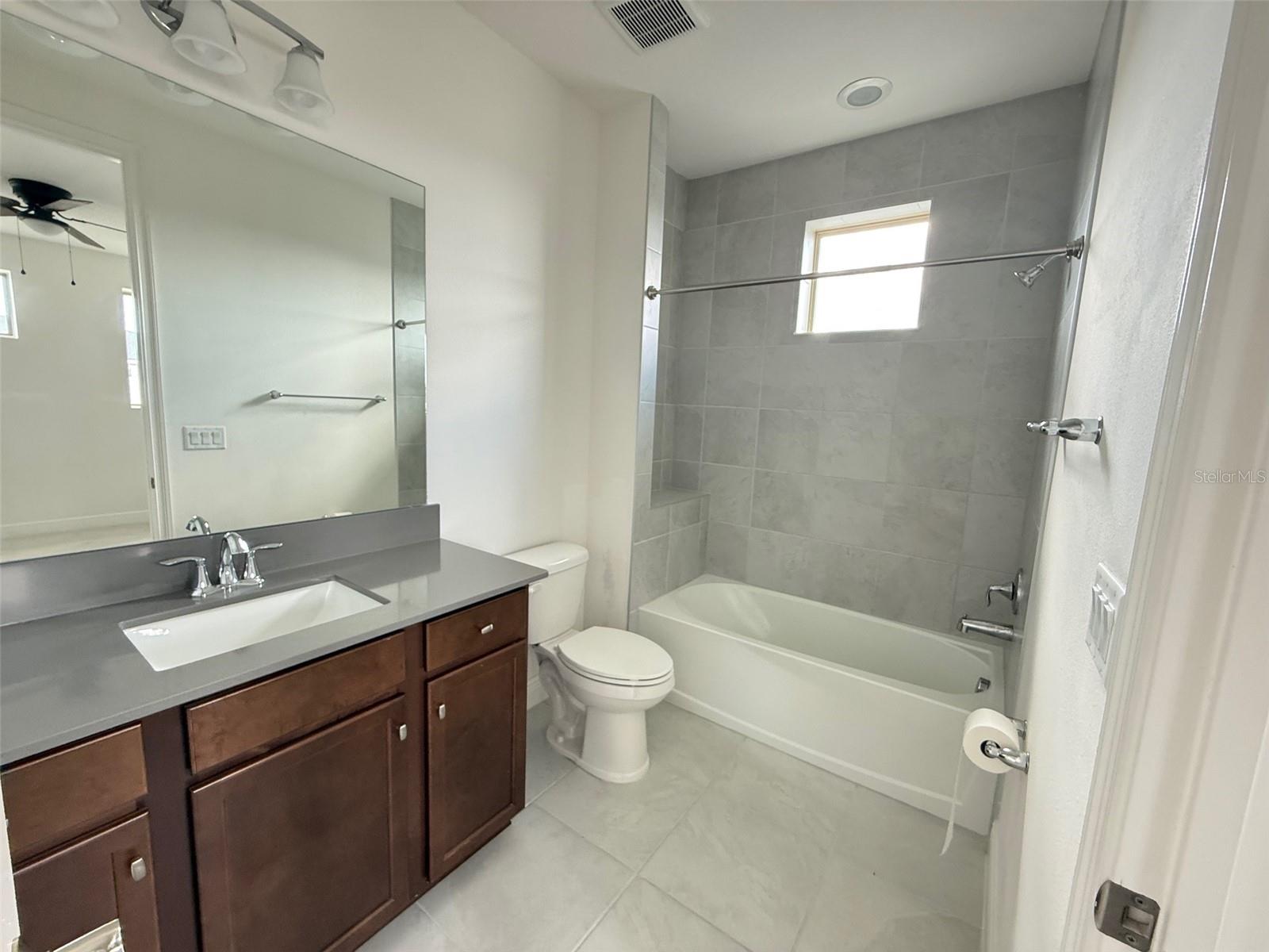 TWIN LAKES PH 8 - Residential Lease