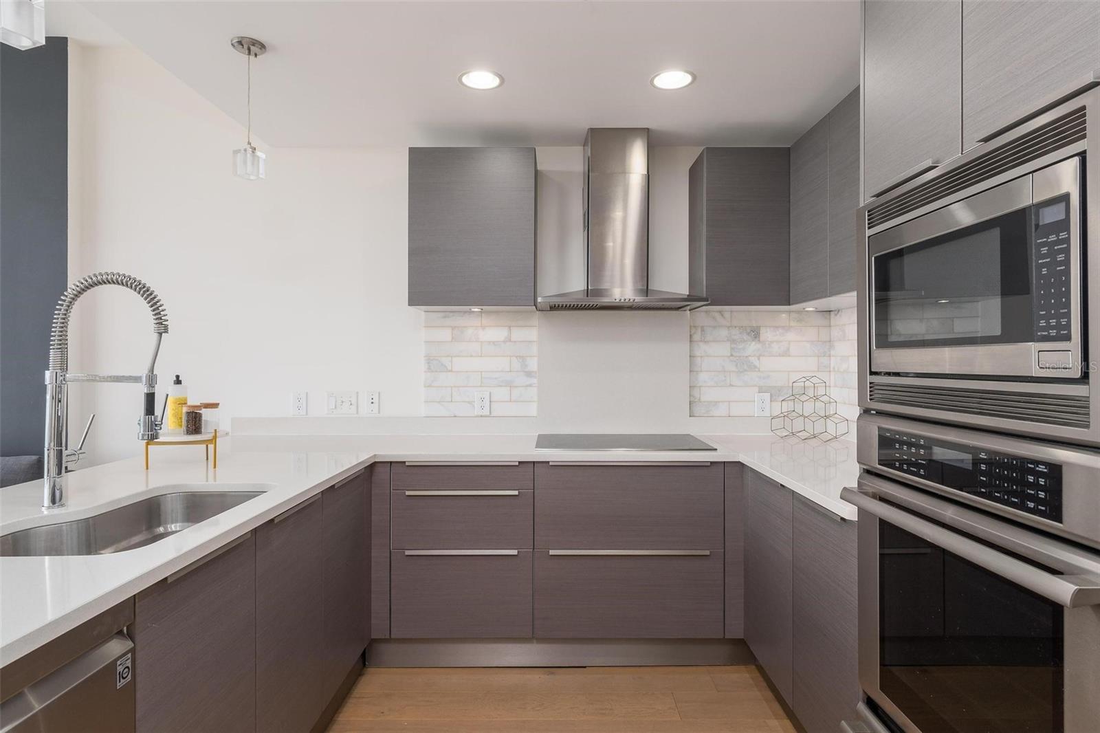 SIGNATURE PLACE CONDO - Residential