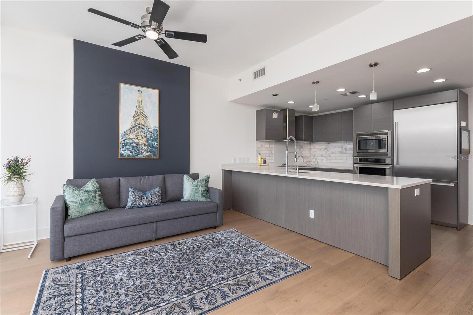 SIGNATURE PLACE CONDO - Residential