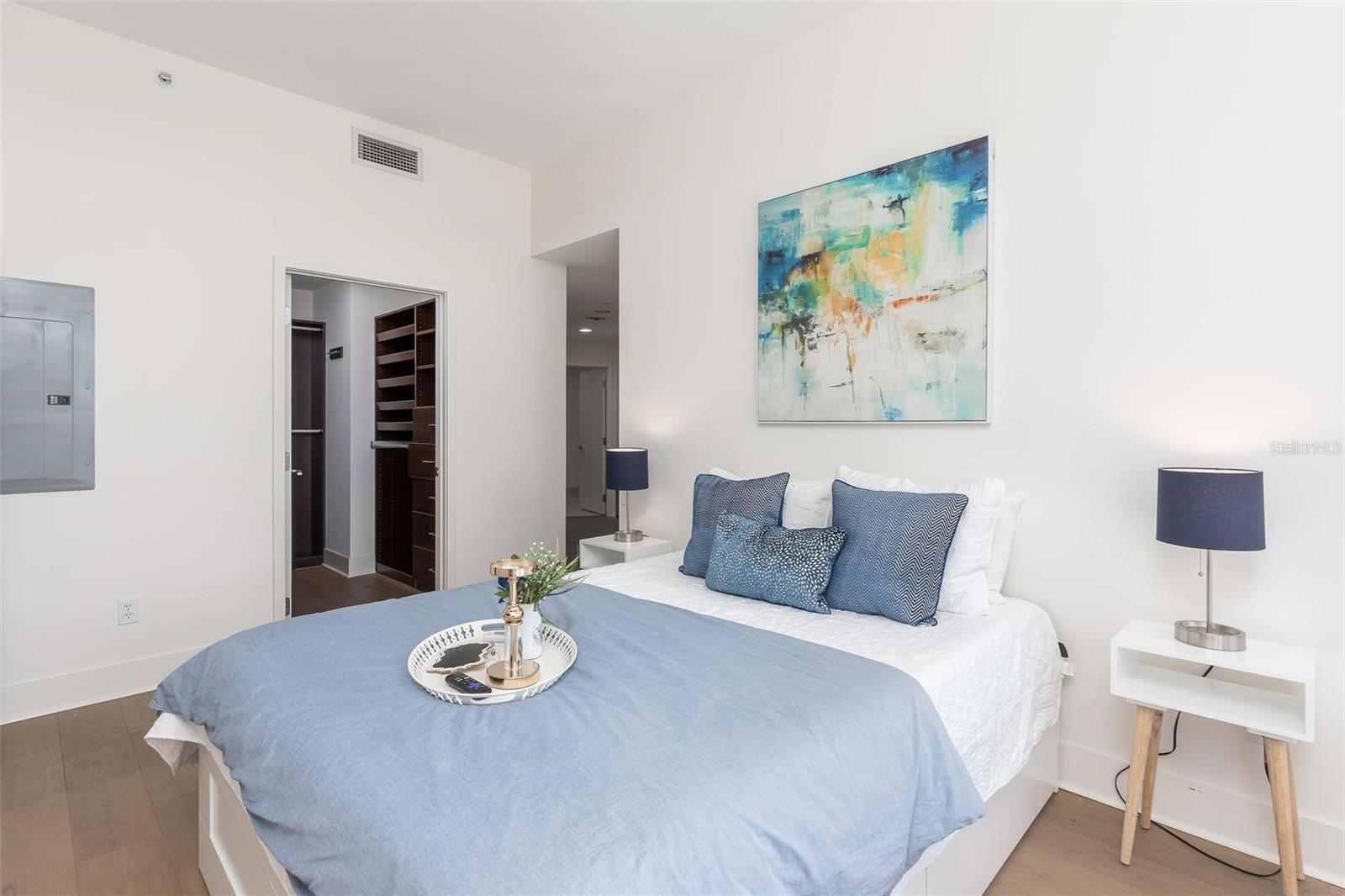 SIGNATURE PLACE CONDO - Residential