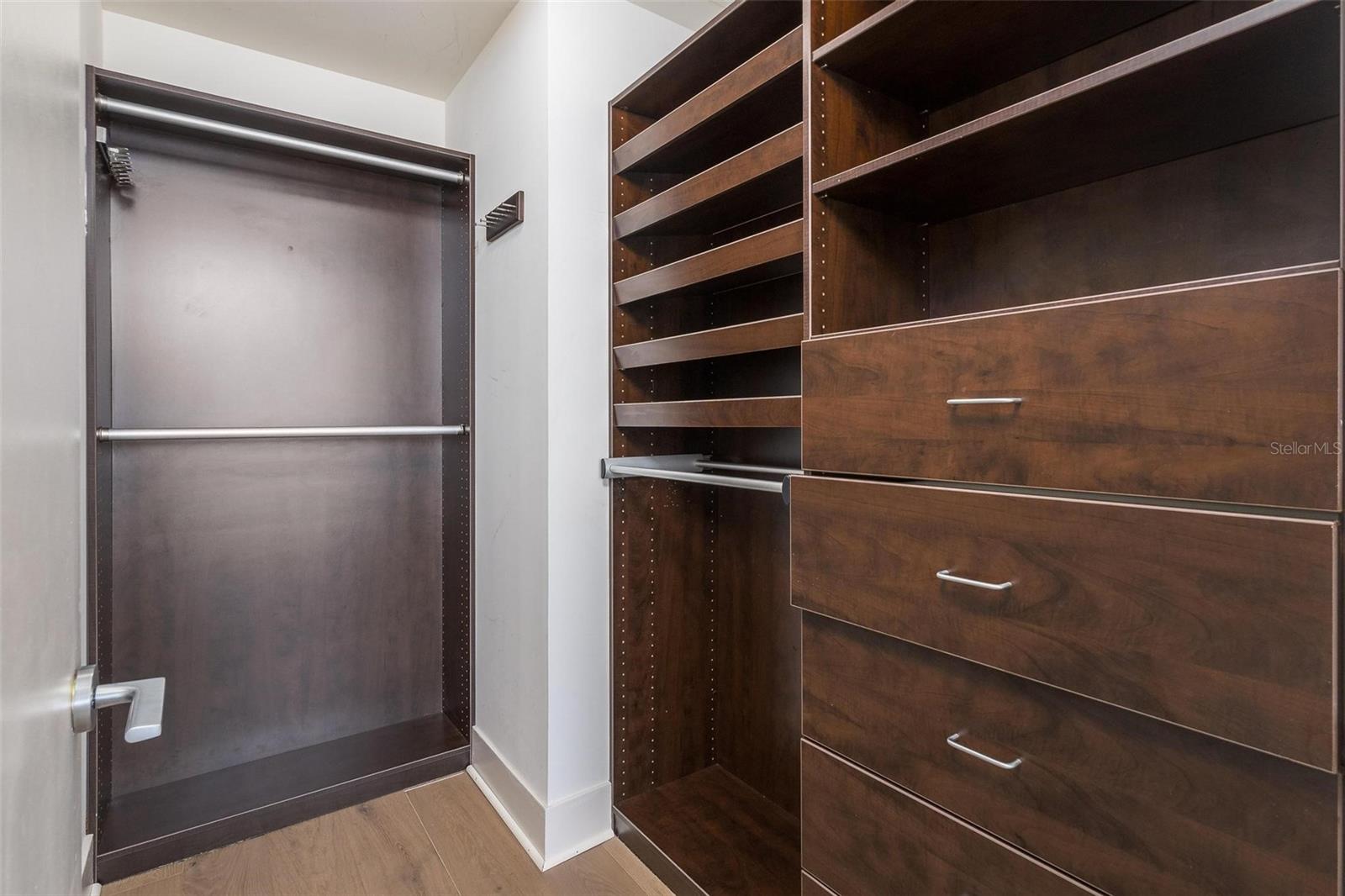 SIGNATURE PLACE CONDO - Residential